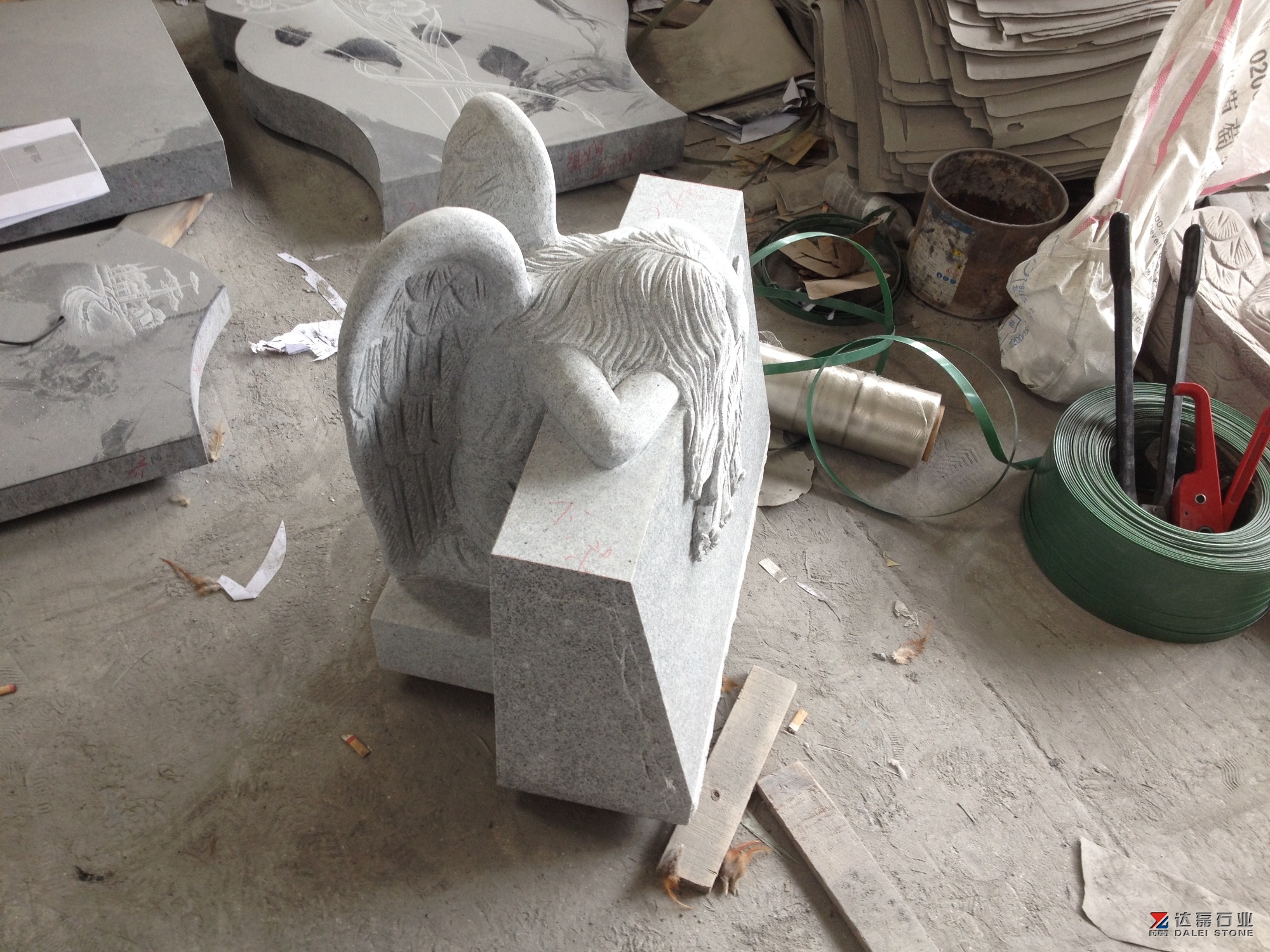 Grey Color Angel Tombstone Monuments With Nice Work   677ccf7c7f 